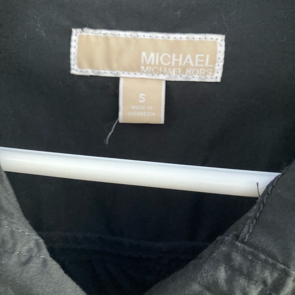 Michael Kors dress.  Long sleeve with pockets amazing condition. - Picture 3 of 5